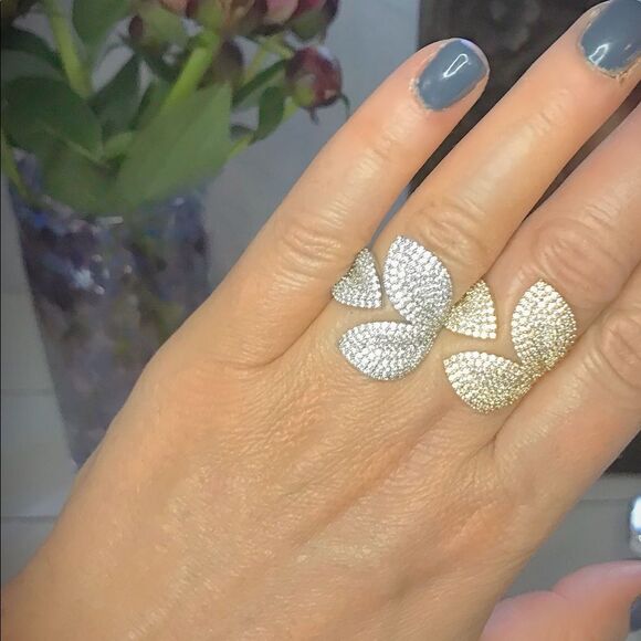 Char LaLa Designs Rose 🌹 Petal Rings - Picture 2 of 3